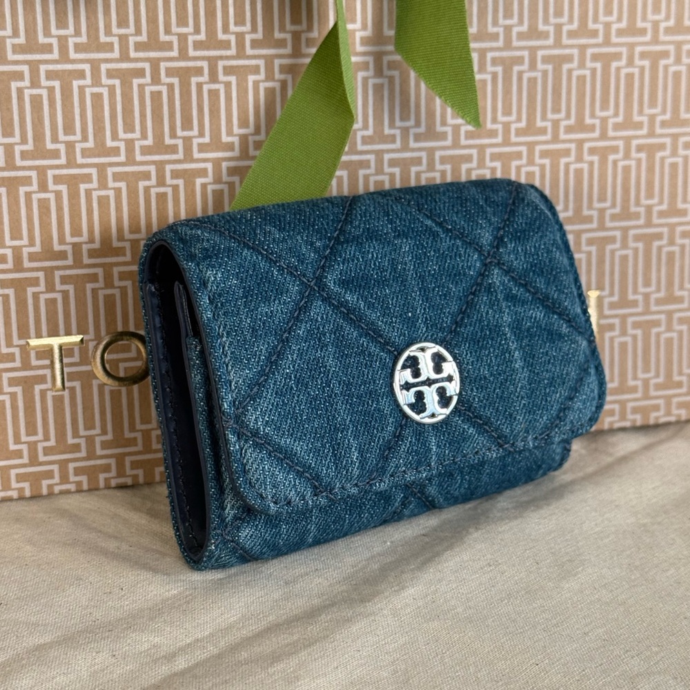 New Tory Burch WILLA DENIM CARD CASE DENIM - Picture 5 of 5